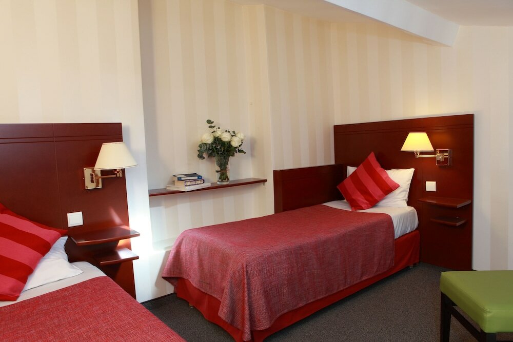 Фото Hotel Espace Champerret