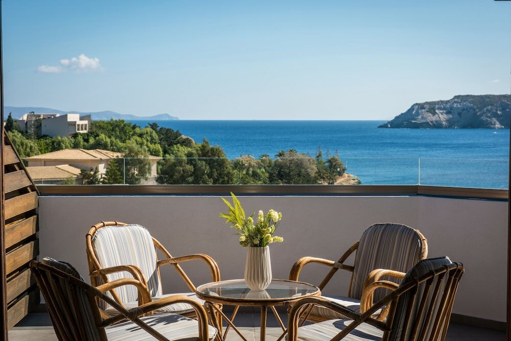 Фото Alexander House