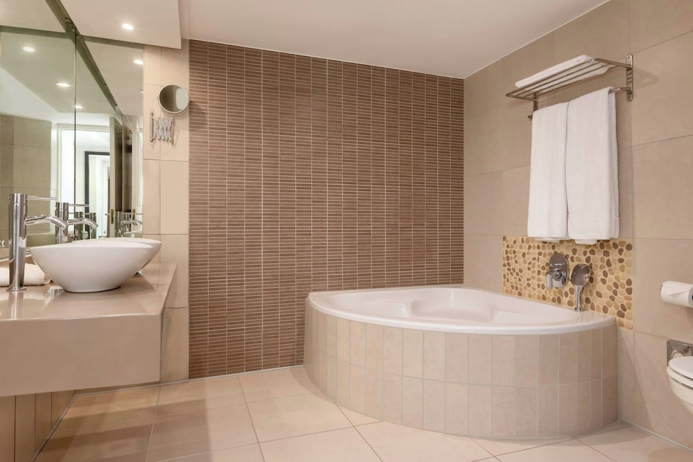 Фото Lord Charles Hotel