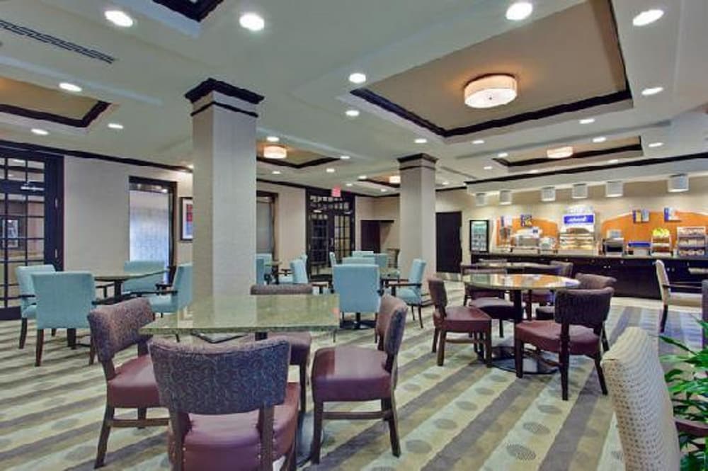 Фото Holiday Inn Express Hotel & Suites Ottawa West Nepean