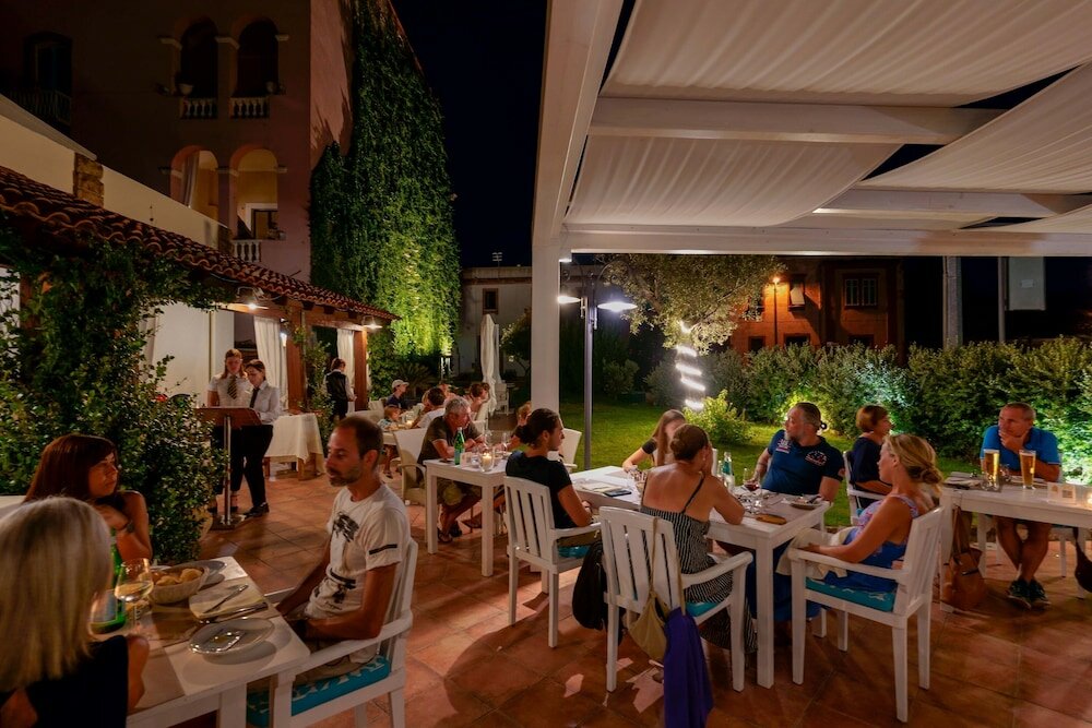 Фото Hotel Palazzo Sa Pischedda