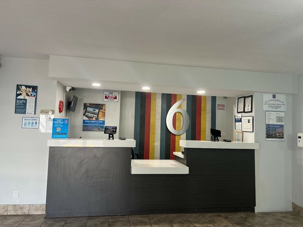 Фото Motel 6 Glendale, Az