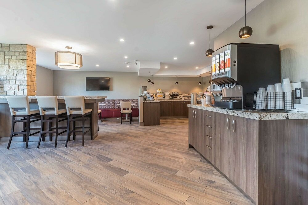 Фото Comfort Inn Oshawa