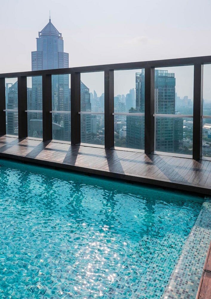 Фото Urbana Langsuan Hotel