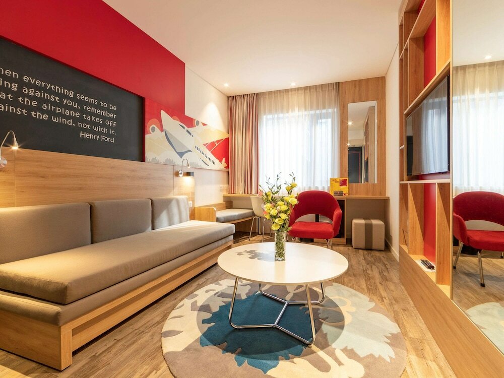 Фото Ibis Saigon Airport