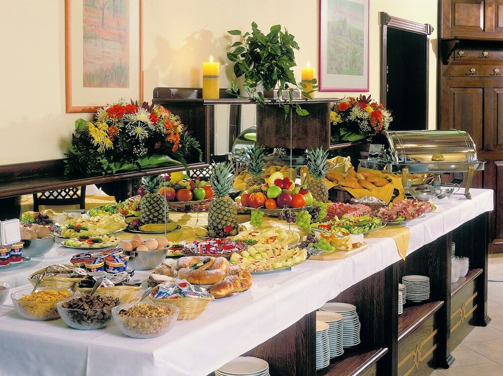 Фото Green Garden Hotel