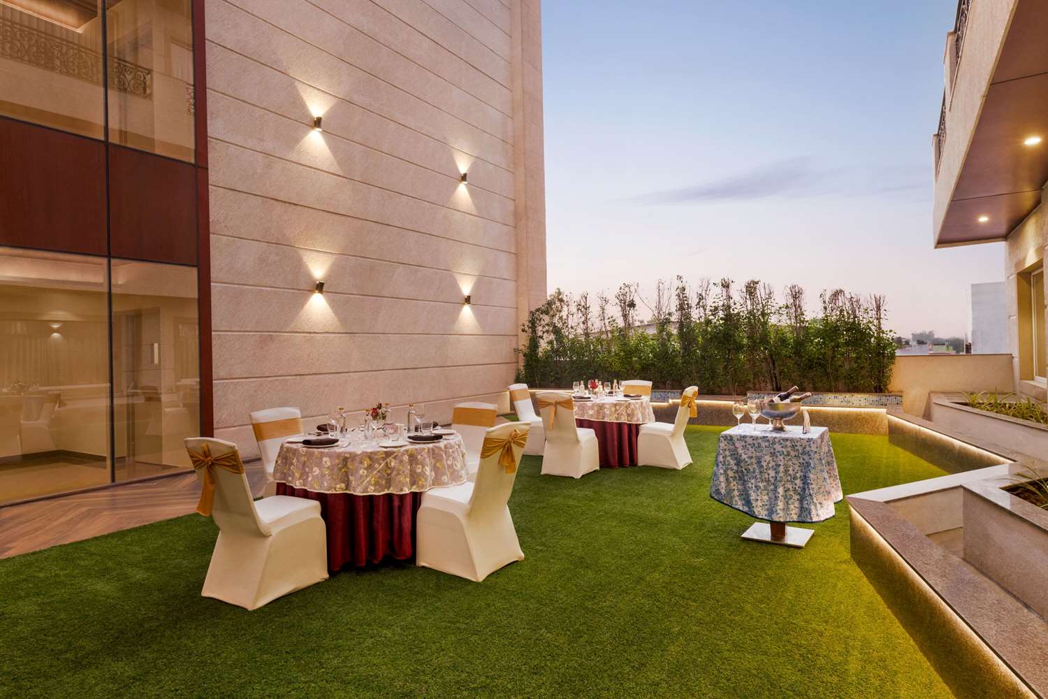 Фото Ramada by Wyndham Aligarh Gt Road