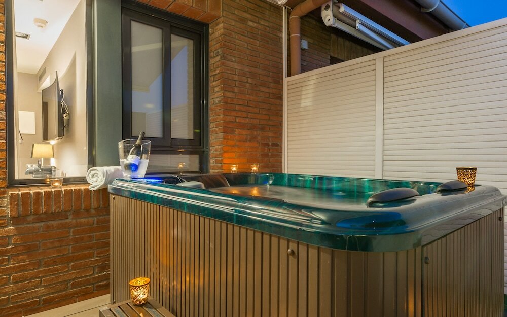 Фото Aparthotel Mariano Cubi Barcelona