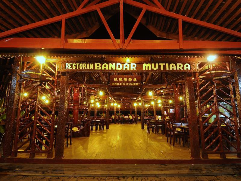 Фото Dragon Inn Floating Resort