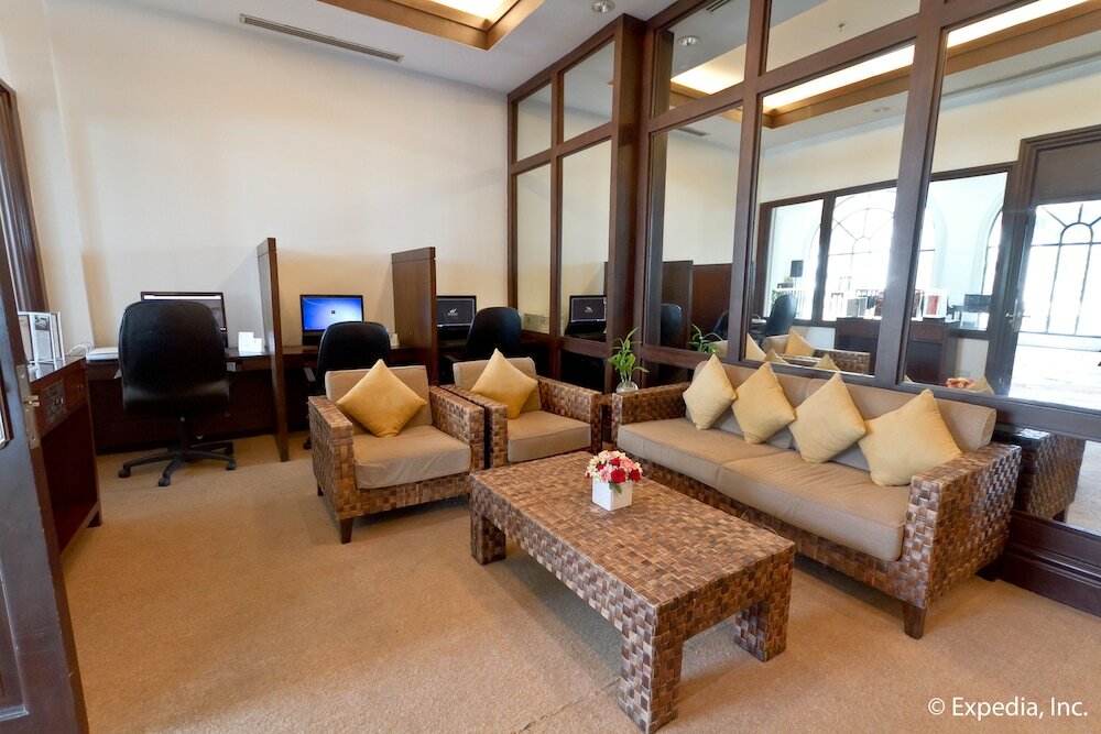 Фото Waterfront Airport Hotel & Casino