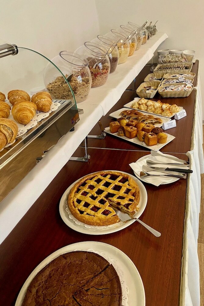 Фото Athos Hotel