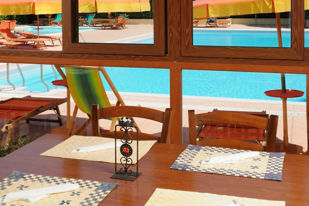 Фото Hotel Oasis