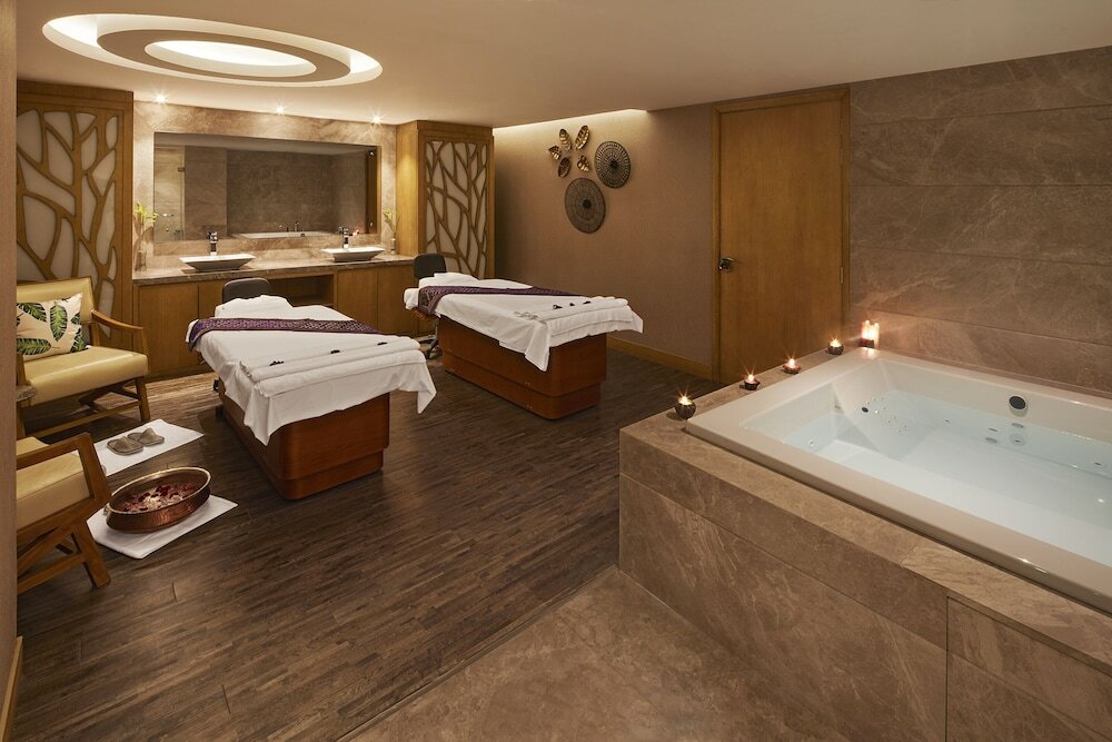 Фото Renaissance Dhaka Gulshan Hotel