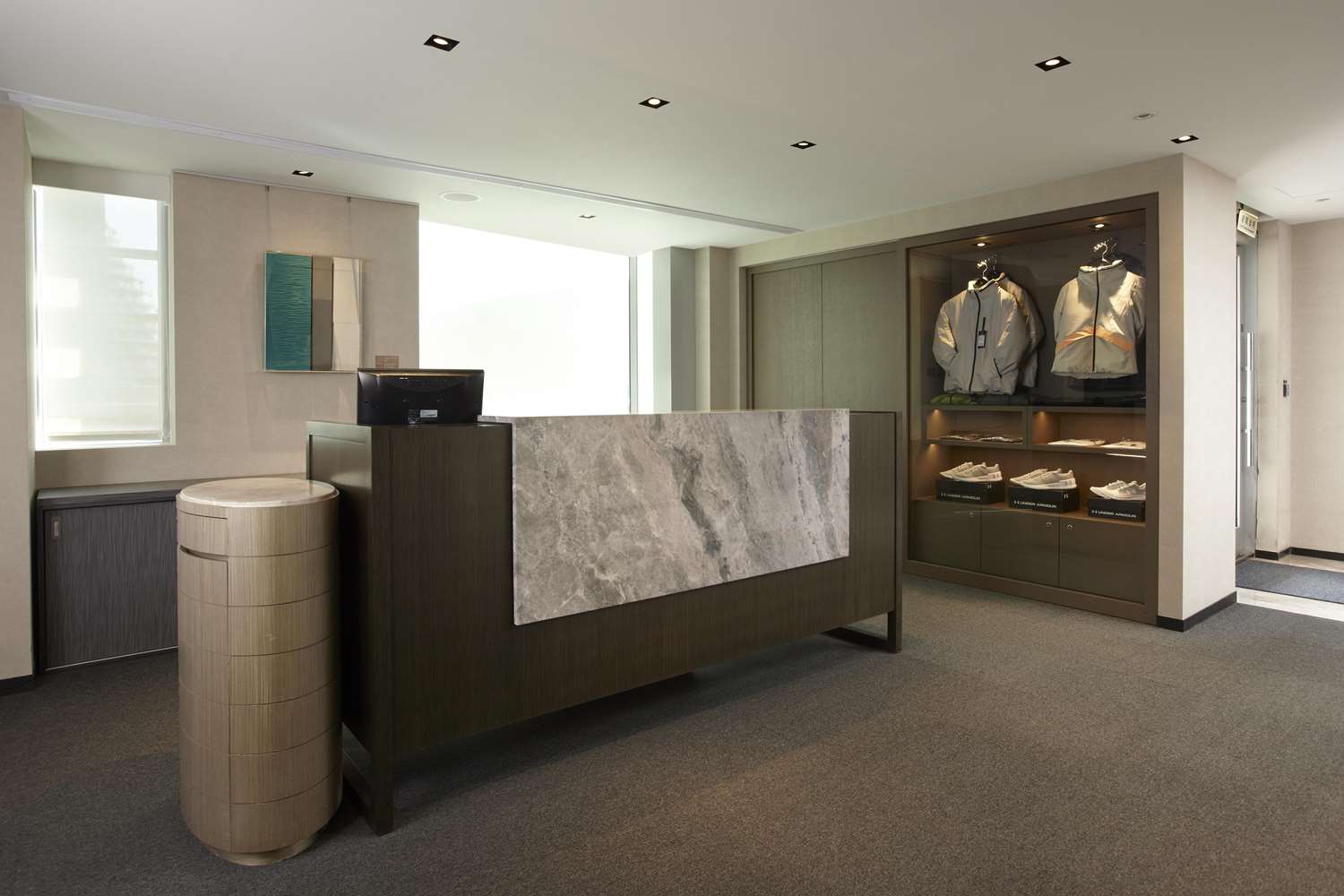 Фото Humble House Taipei, Curio Collection by Hilton