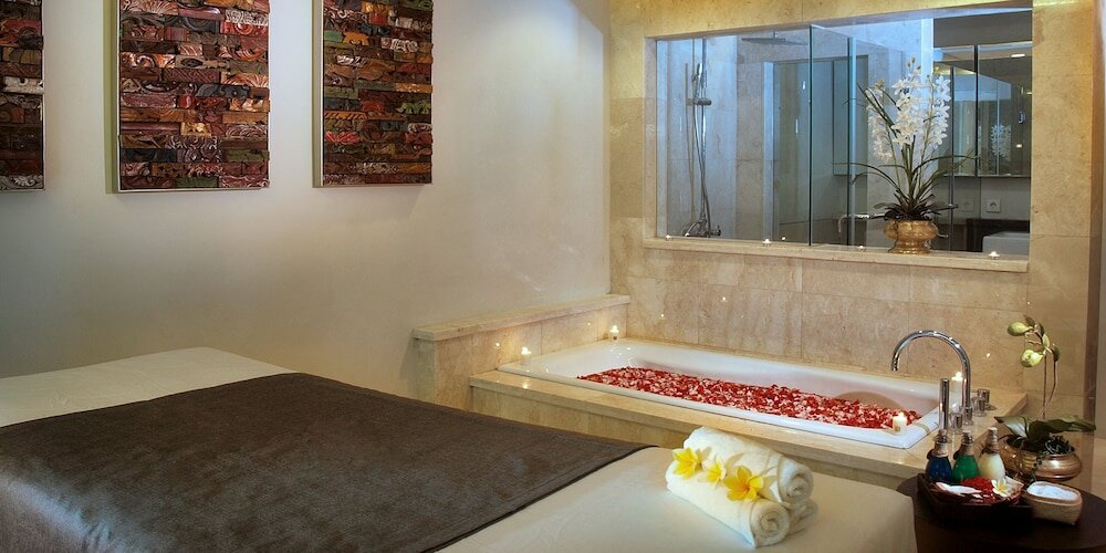 Фото Royal Kamuela Villas & Suites at Monkey Forest, Ubud - For Adults Only