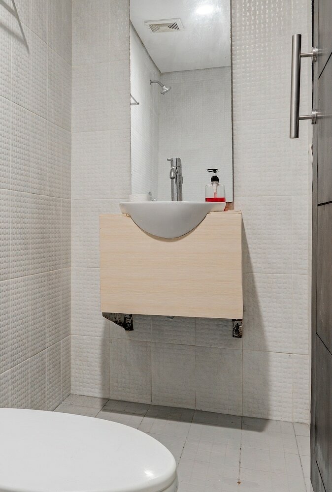 Фото Kuta Airport Insta Hotel