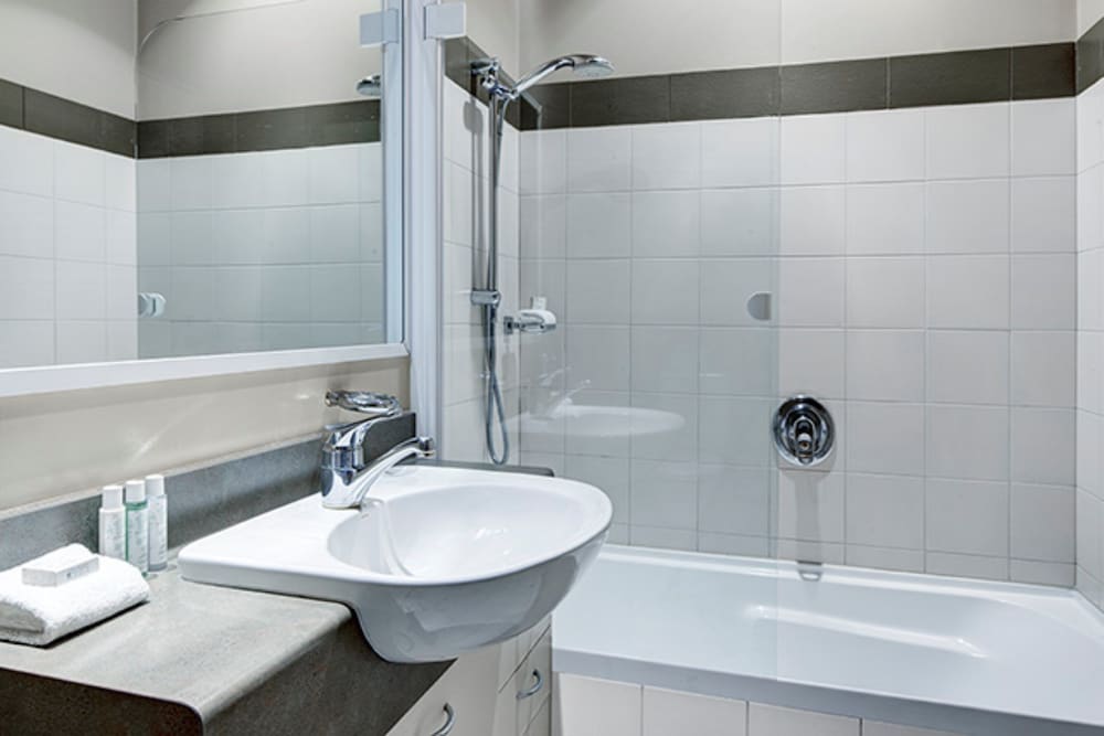 Фото Adina CityLife Wellington