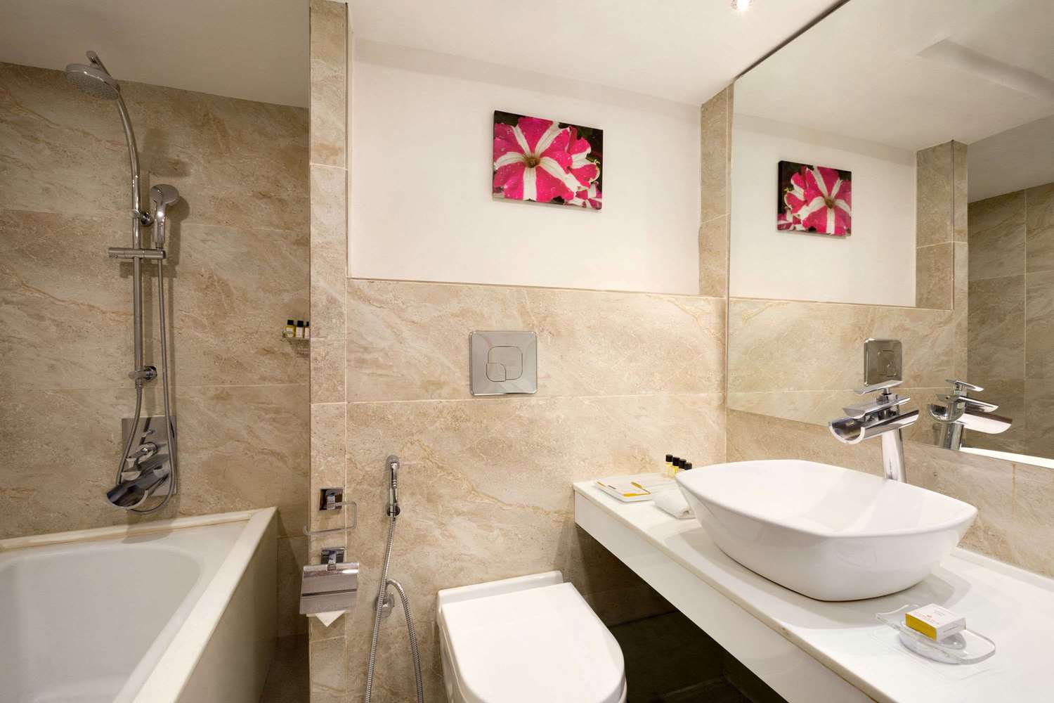 Фото Ramada by Wyndham Dehradun Chakrata Road