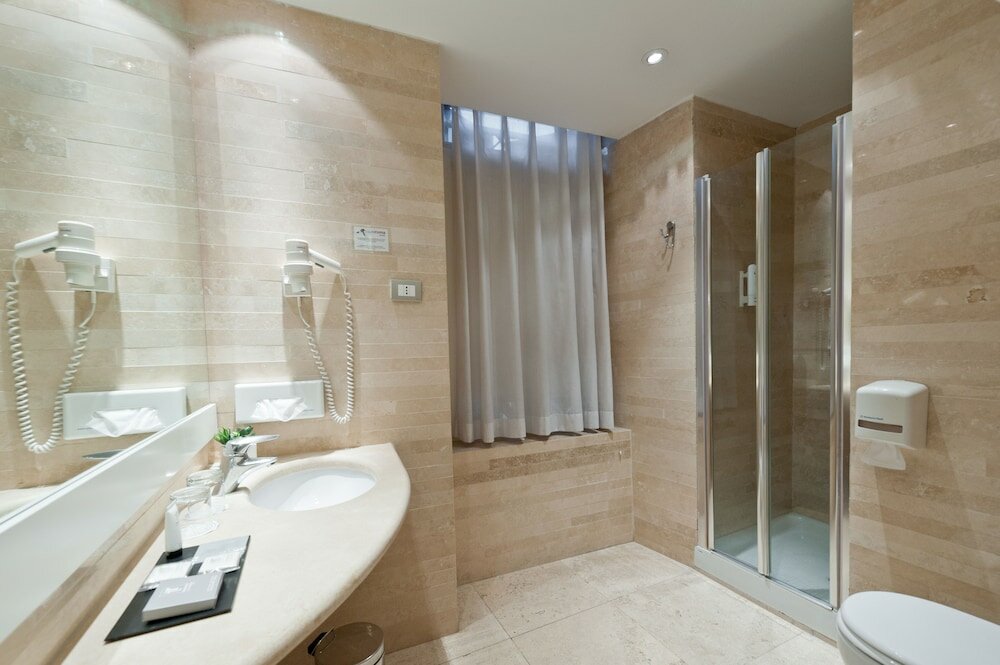 Фото Hotel White