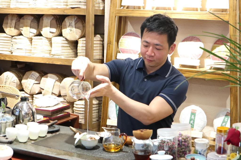 Фото Li Jiang Hemuju Inn