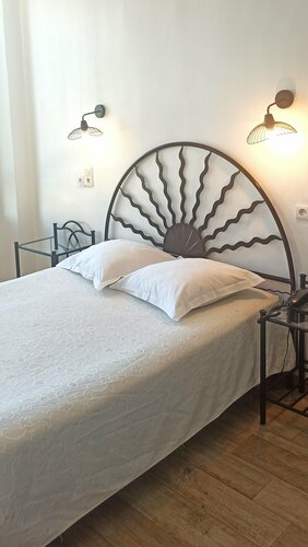 Гостиница Au Nouvel Hotel в Тулоне