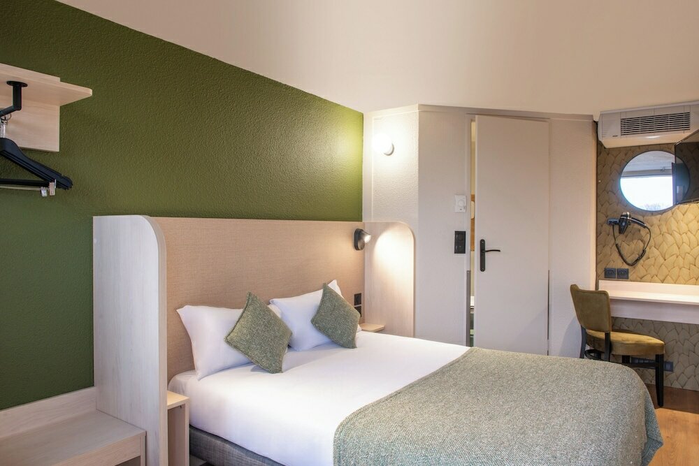 Фото Hôtel d’Olivet Orléans Sud