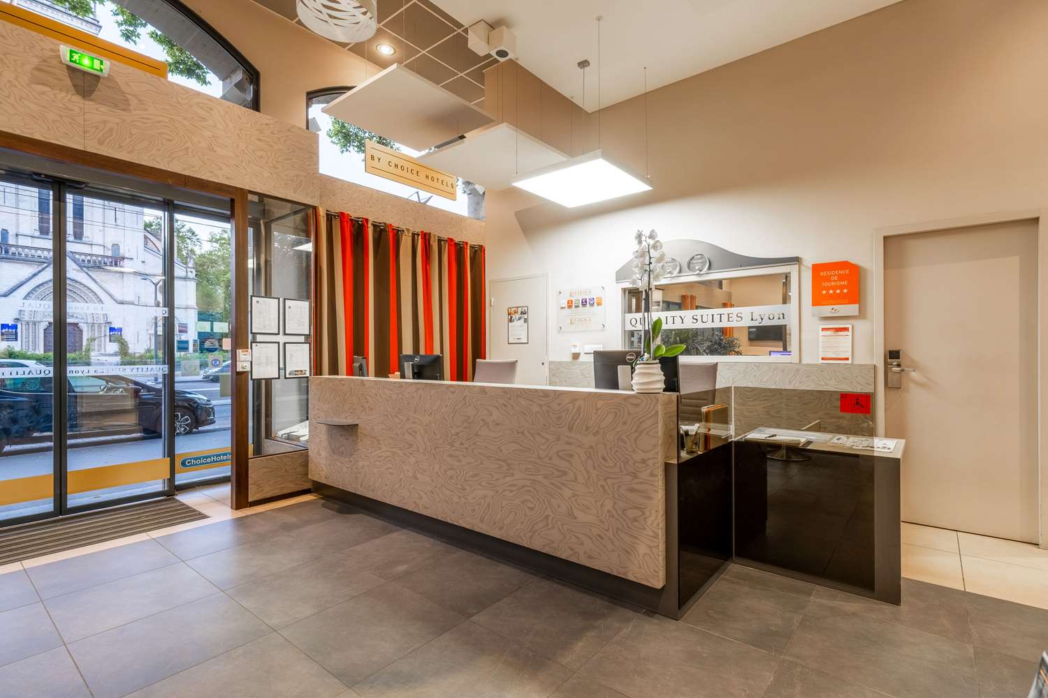 Фото Adagio Lyon Patio Confluence