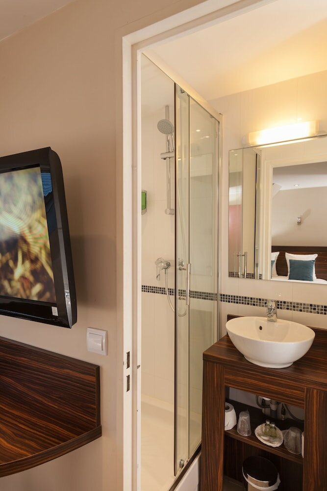 Фото Hotel Apolonia Paris Montmartre Sure Hotel Collection by BW