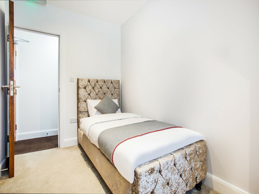 Фото Oyo The Arch, Wembly Stadium