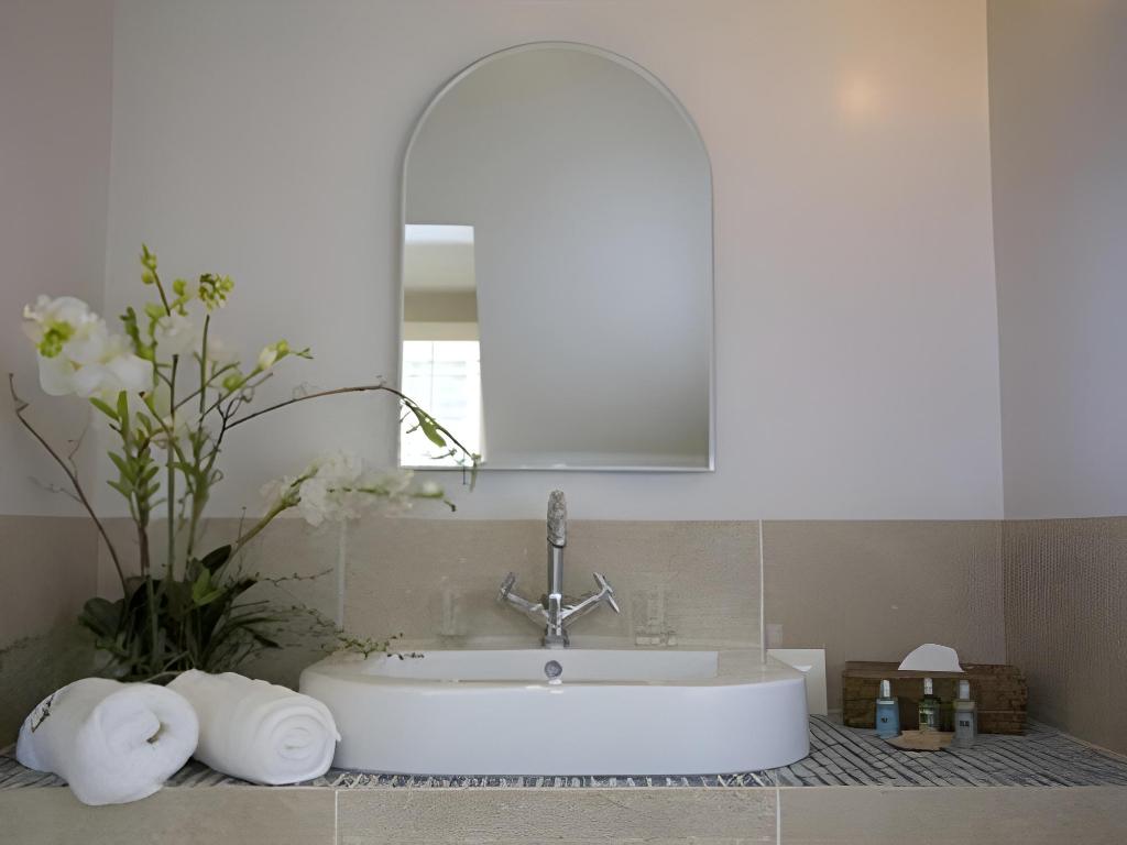 Фото The Bell at Hampton Poyle