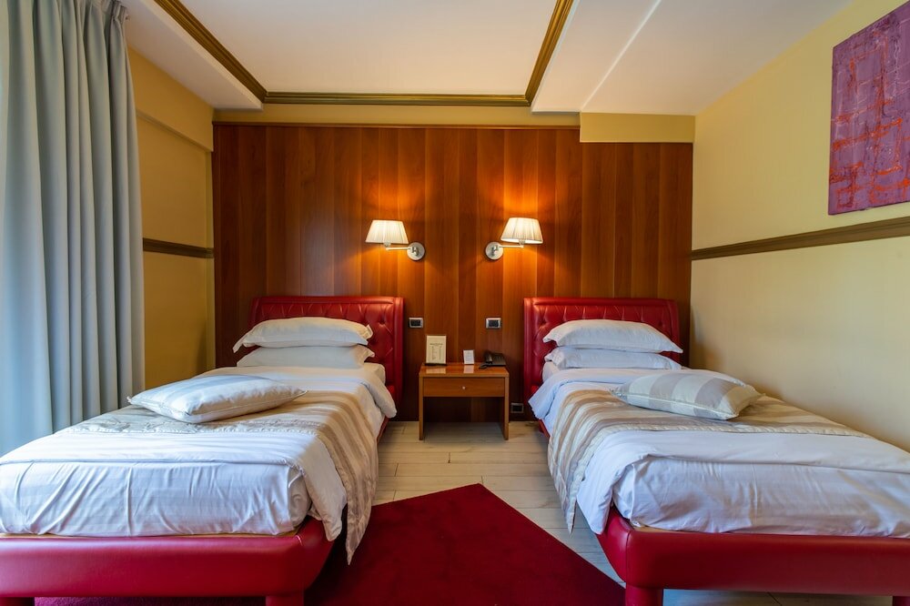 Фото Diplomat Hotel & SPA