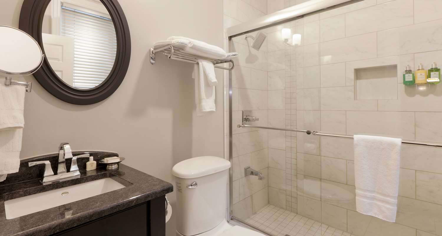 Фото Idlewyld Inn & SPA