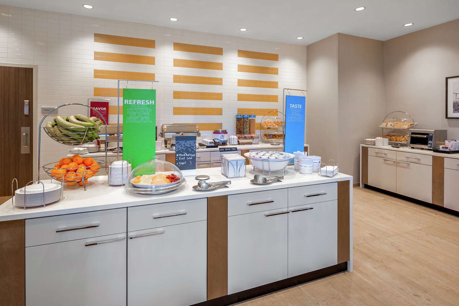 Фото Hampton Inn & Suites San Diego Airport Liberty Station