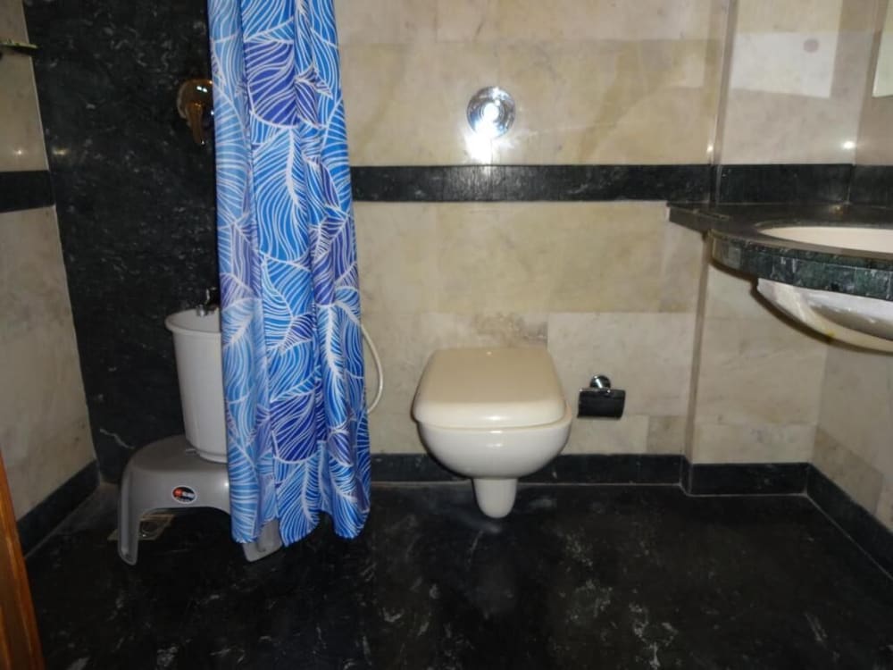 Фото Nahar Manchester Inn