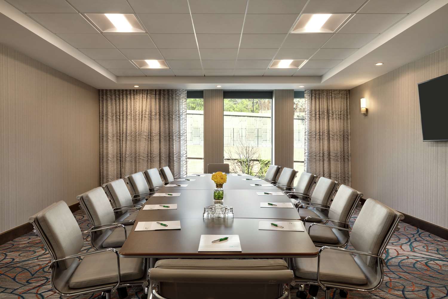 Фото Homewood Suites by Hilton Arlington Rosslyn Key Bridge