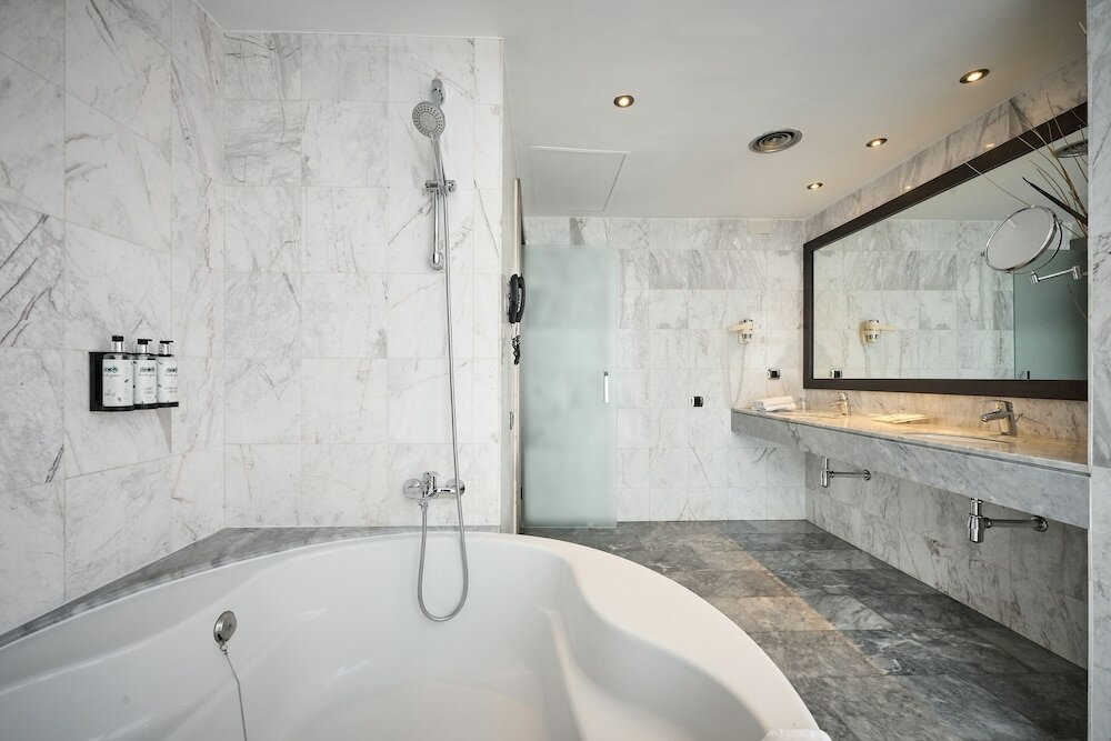 Фото Catalonia Gran Hotel Verdi