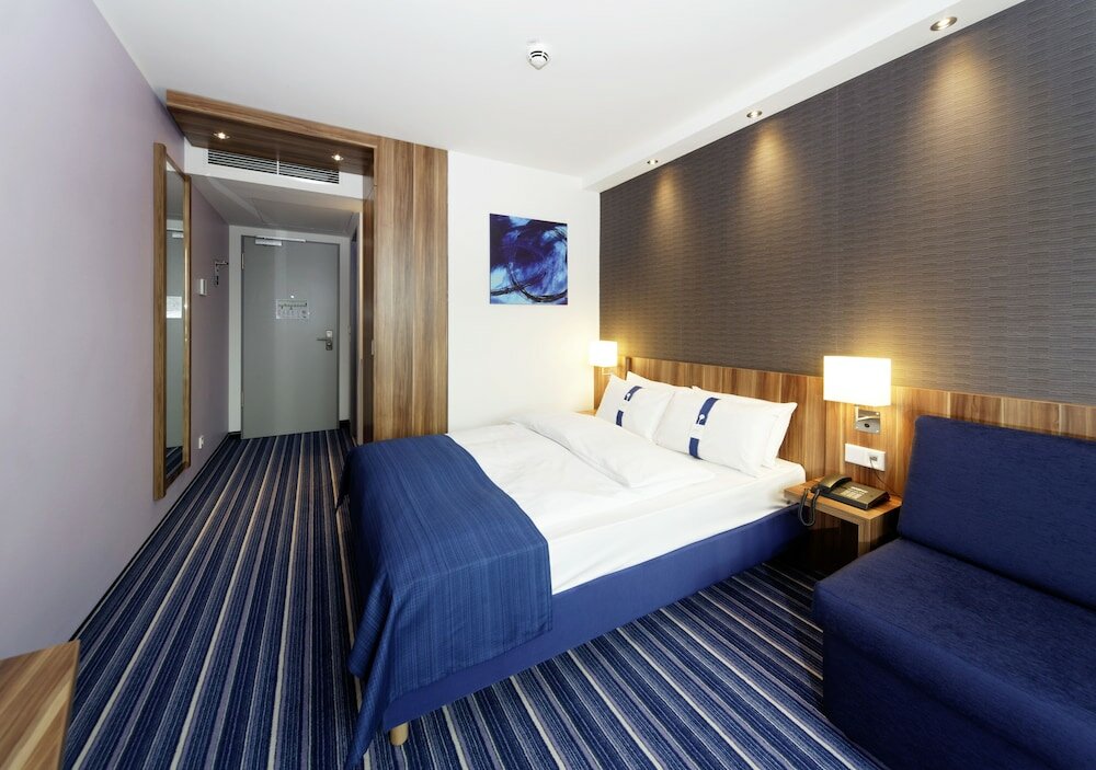 Фото Holiday Inn Express Augsburg, an Ihg Hotel