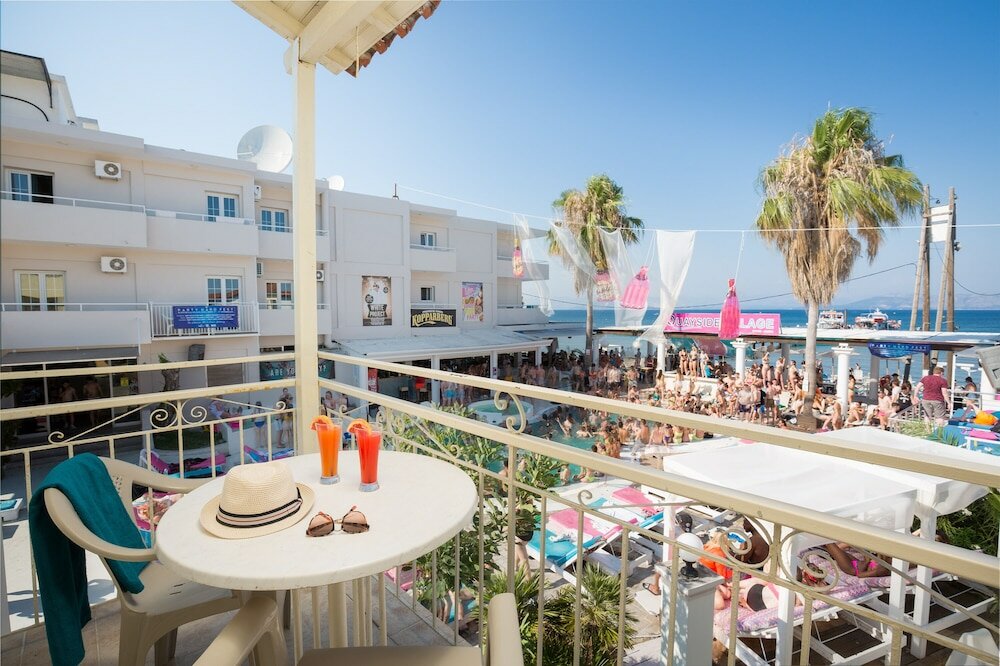 Фото Paralia Studios