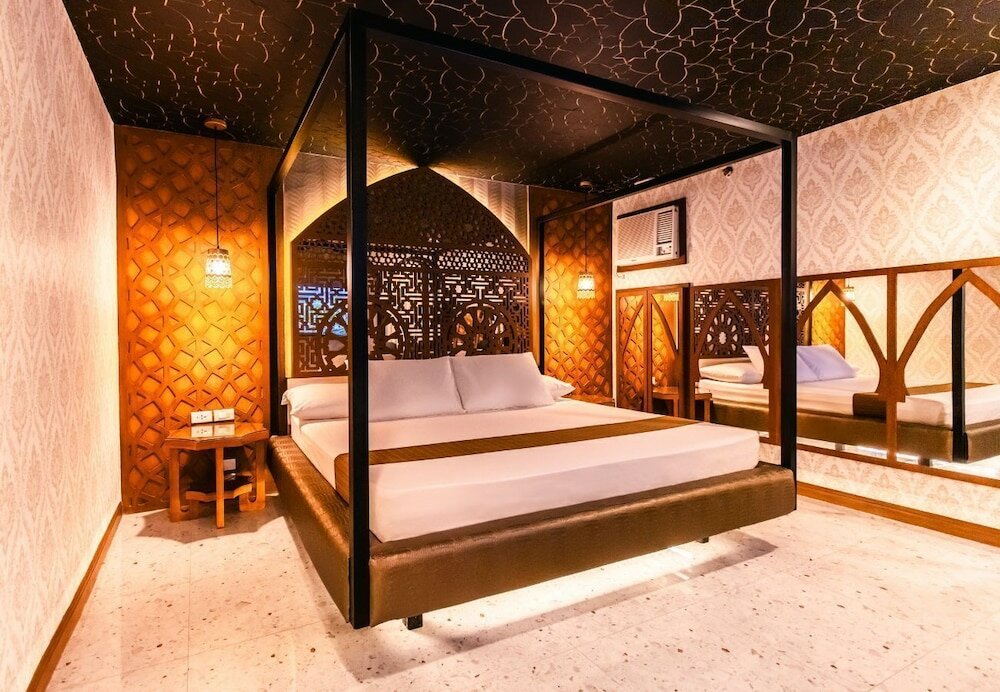 Фото Victoria Court Cuneta