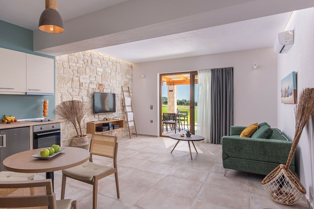 Фото Mint Retreat Suites