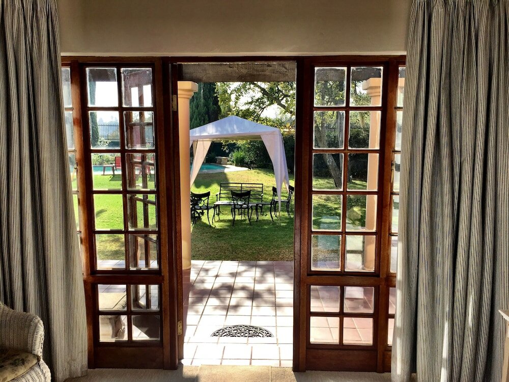 Фото MacGregors Guest House