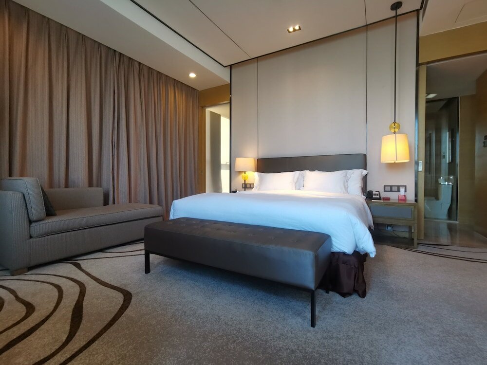Фото Crowne Plaza Tianjin Meijiangnan
