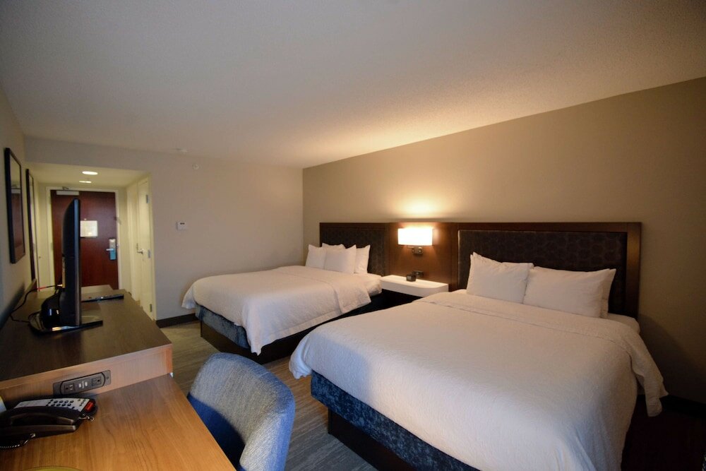 Фото Hampton Inn Salem East - Electric Road