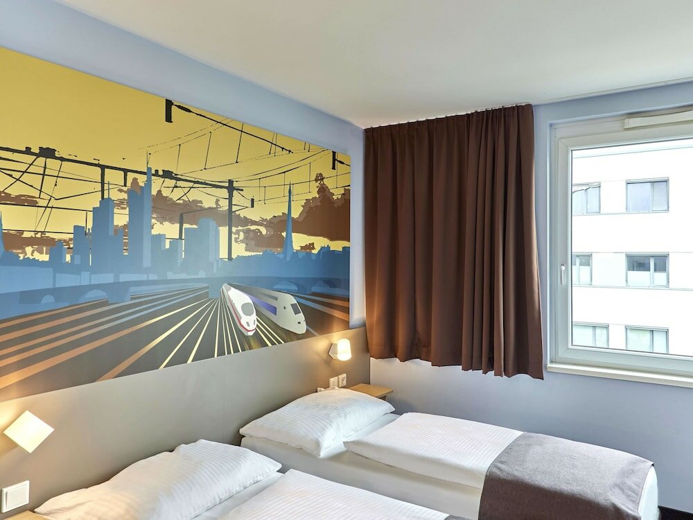 Фото B&b Hotel Saarbrücken-Hbf