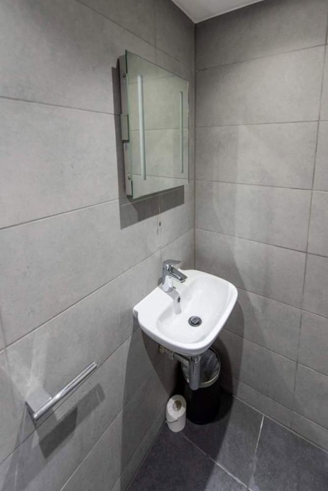 Фото Garden Court Hotel