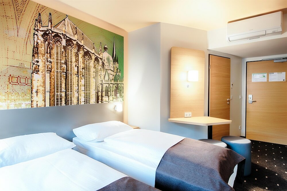 Фото B&b Hotel Aachen-City