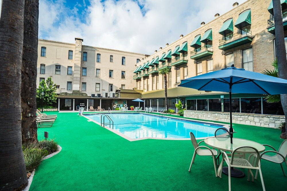 Фото Menger Hotel