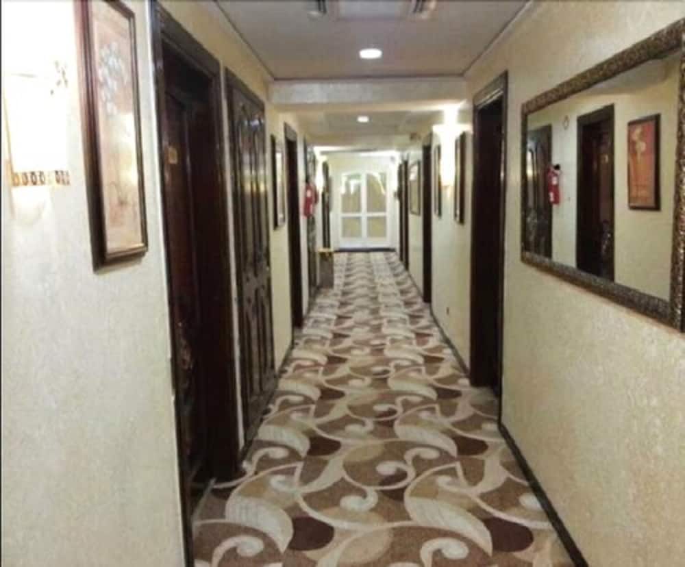 Фото Hotel Ville des Roses