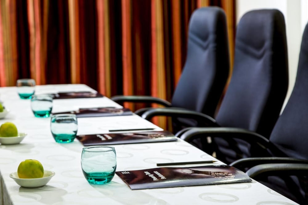 Фото Radha Regent