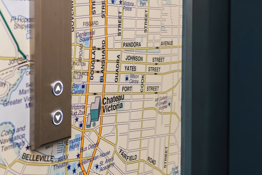 Фото Chateau Victoria Hotel & Suites